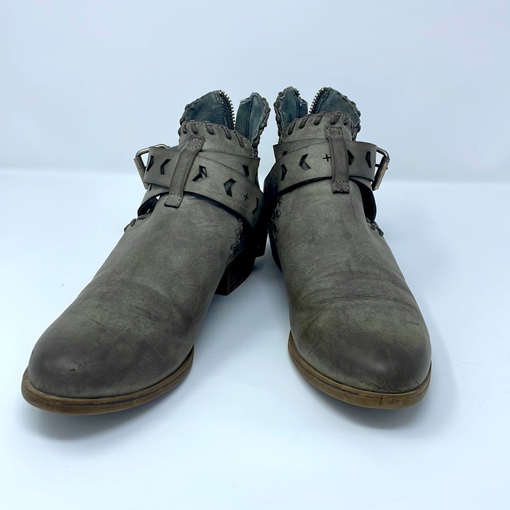 Gray Women’s Size 8 Booties